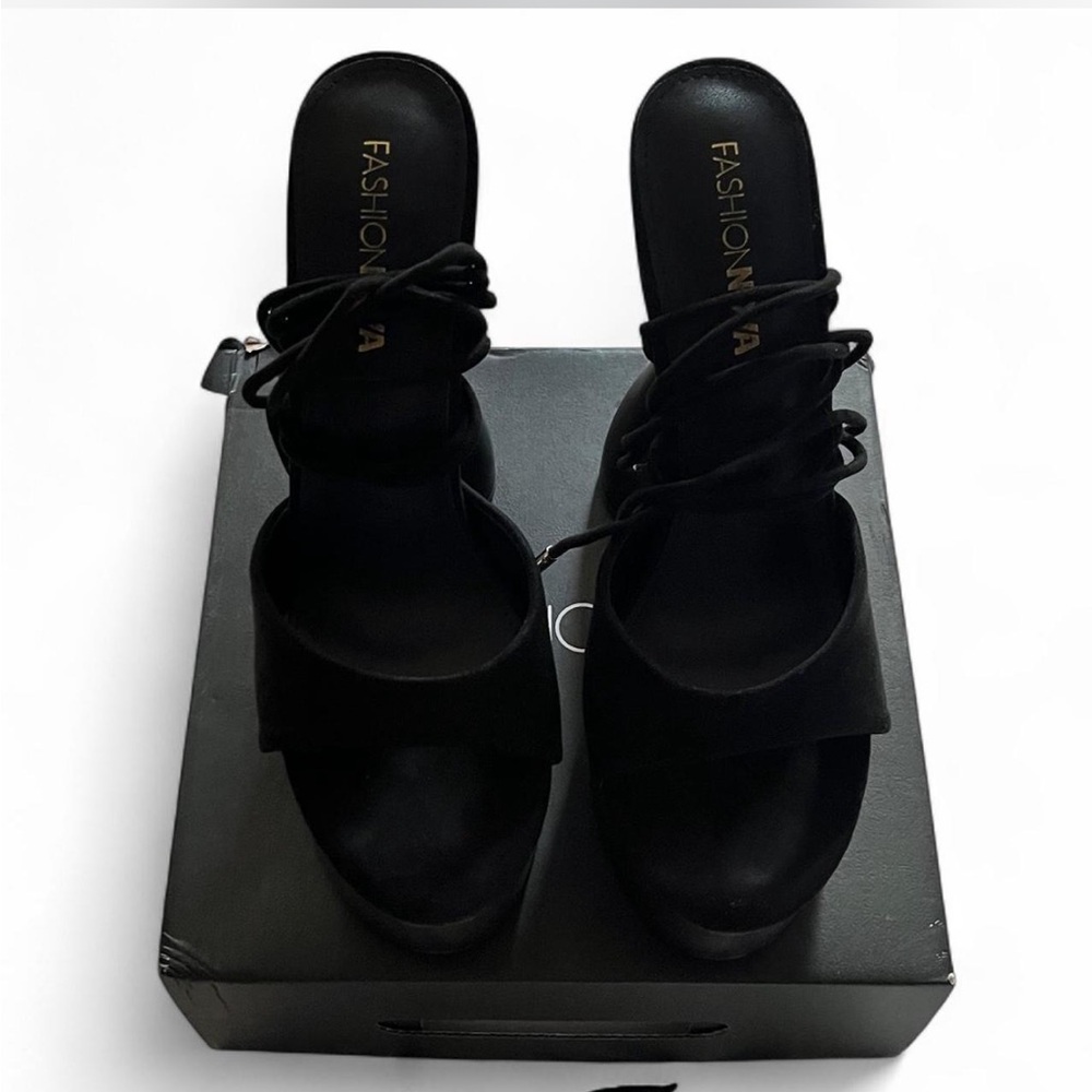 Fashion Nova Black Strappy Heels